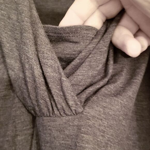 Lovely Dana Buchman Charcoal Gray Flowy Top Sz XL - Picture 3 of 7